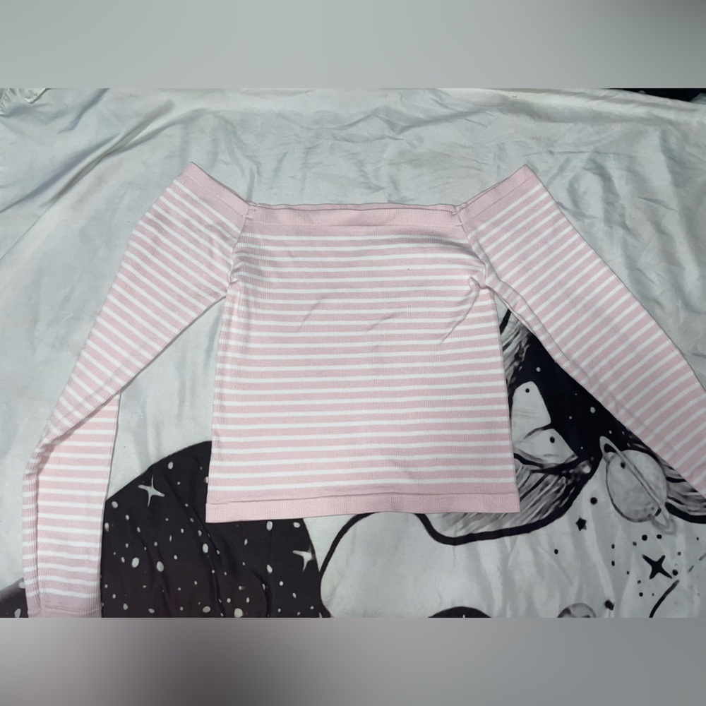 NWOT pink & white striped off shoulder top!!🌸